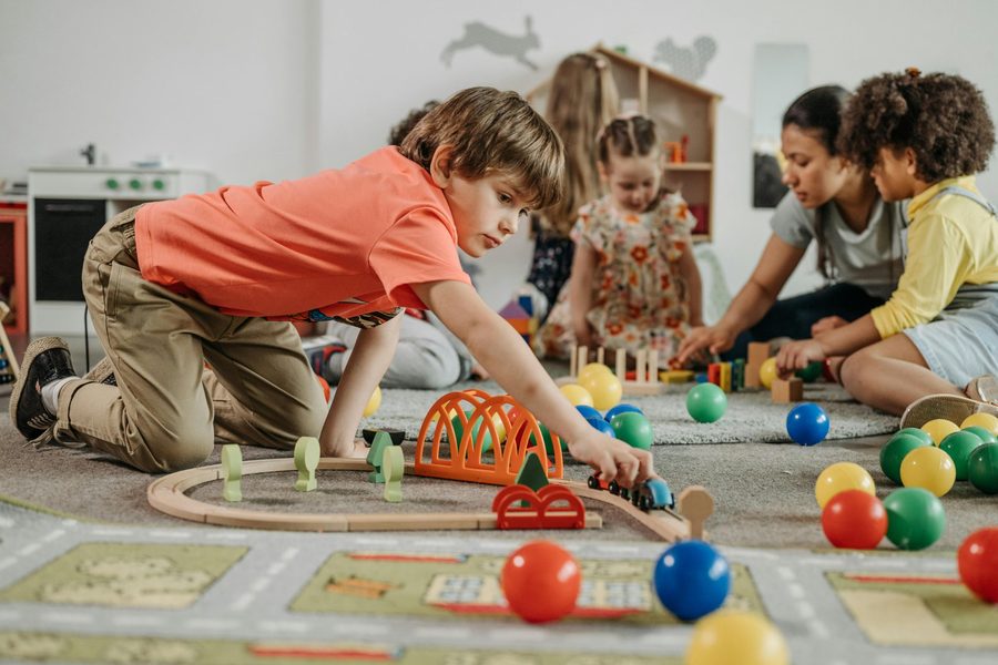 Garde d'enfants à domicile Genève — Wonder Garden Family